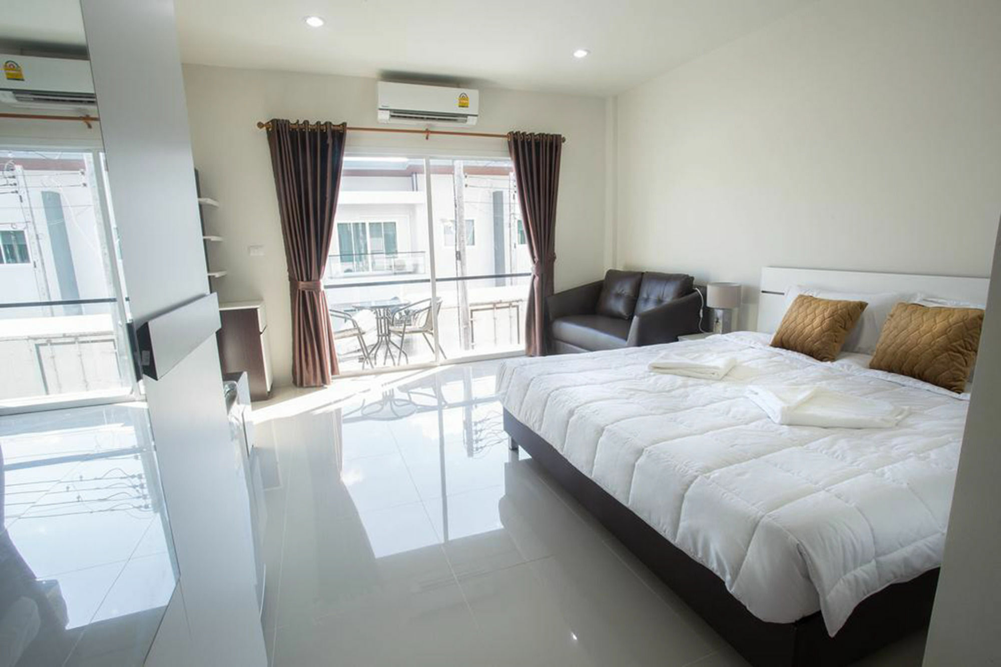 Le Fay Airport Apartment Mai Khao Екстериор снимка